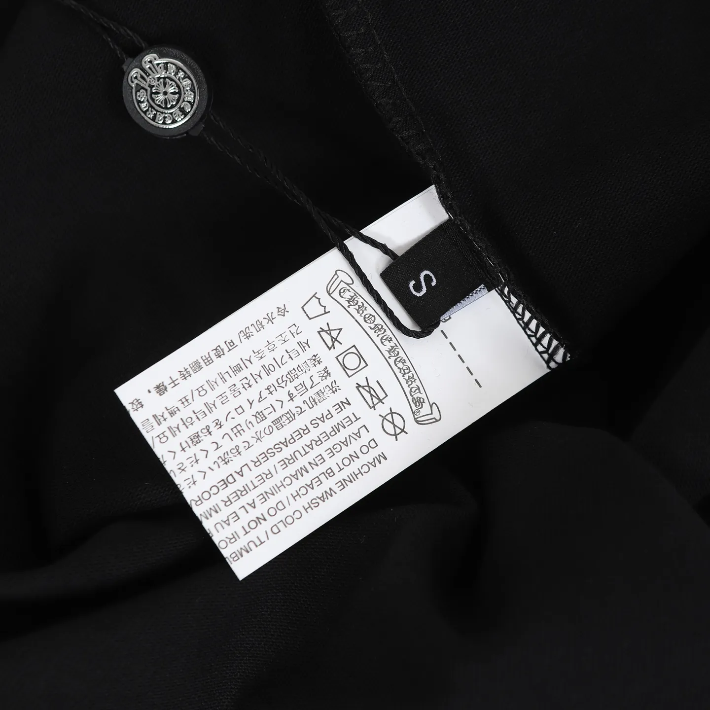 🅿️270 Come Hearts/Kro Heart Sanskrit Sword Printed Long Sleeve, great for autumn and winter! Chest pockets, high weight threads on collar and cuffs, custom woven and dyed 280g double yarn pure cotton fabric, washed anti-counterfeiting tags and other auxiliary labels are all in the correct version, super conspicuous, super pretty, super stylish, same style for men and women! The overall upper body highlights fashion and individuality, and it is a recommended T-shirt for couples to wear together!! Color: black/white Size: XS-L
